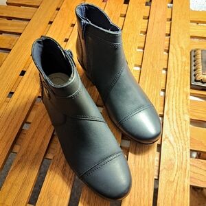 Clarks Emily Calle Ankle Boots. Dark Blue. Size 5